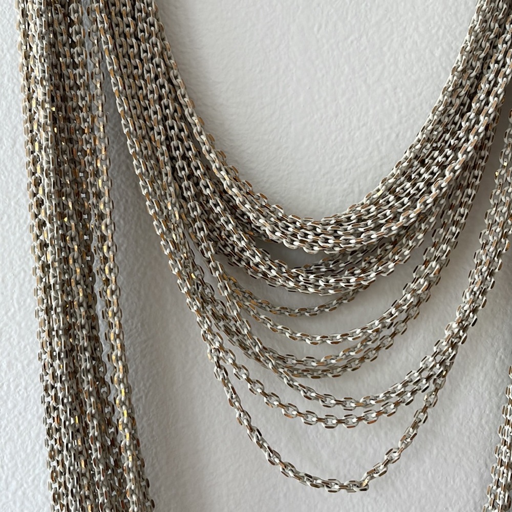 Incredibly gorgeous statement necklace!